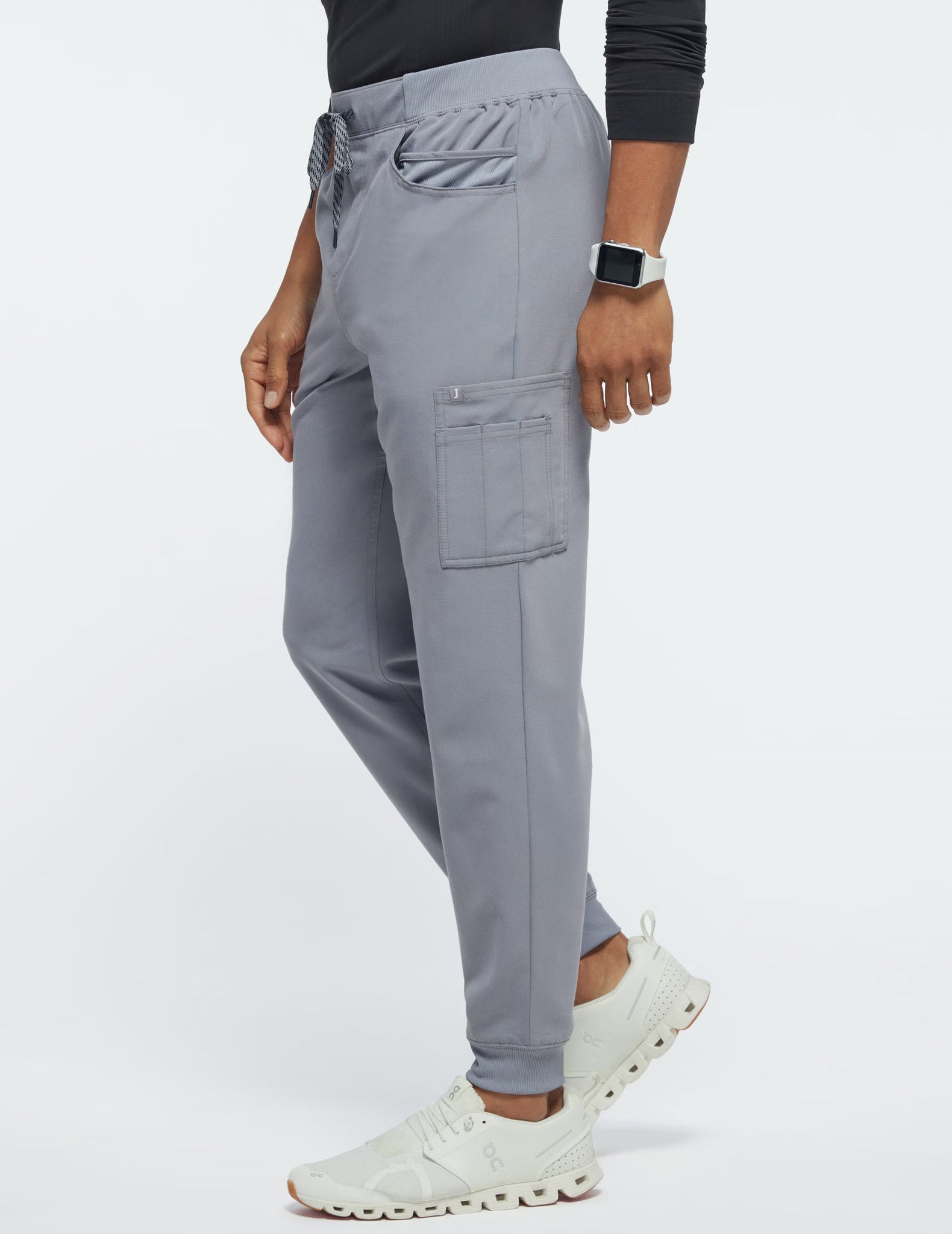 V-Neck / Mesh Jogger